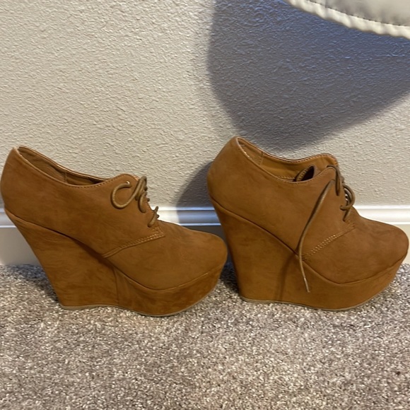 🤎Brown Platform Wedge Booties🤎 - Picture 5 of 6
